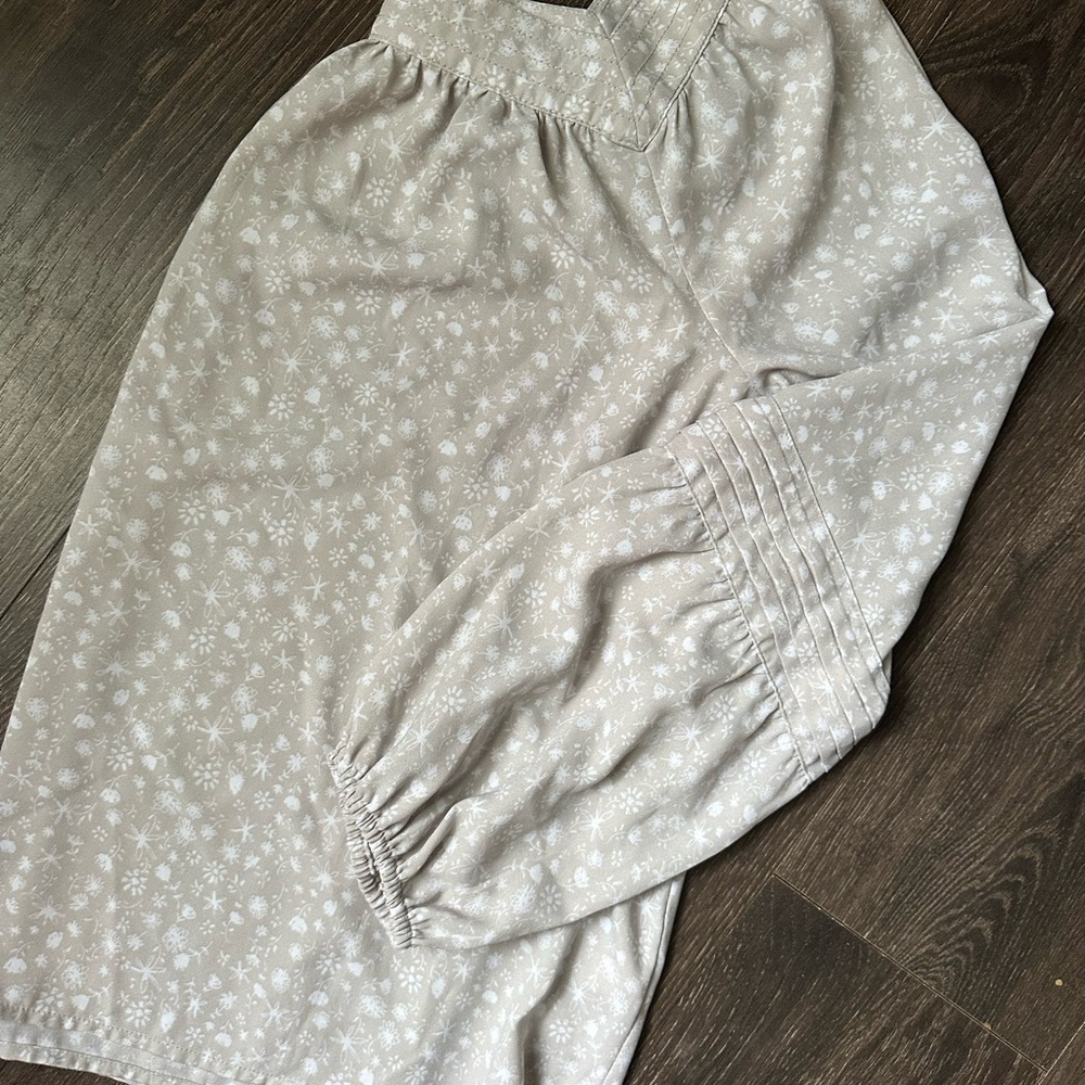 LC Lauren Conrad Cream Floral Blouse - Picture 4 of 5